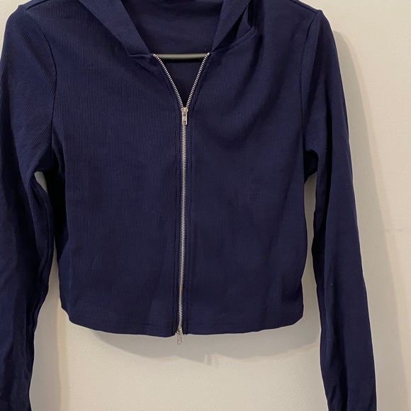 Crop zipper top - Picture 2 of 2